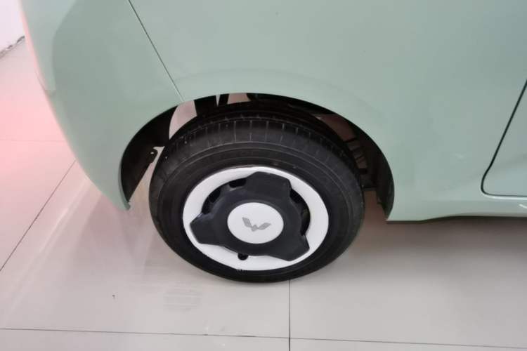 Used Wuling Hongguang MINIEV 2024 3rd Generation 215km Youth Edition Right Rear Wheel Hub
