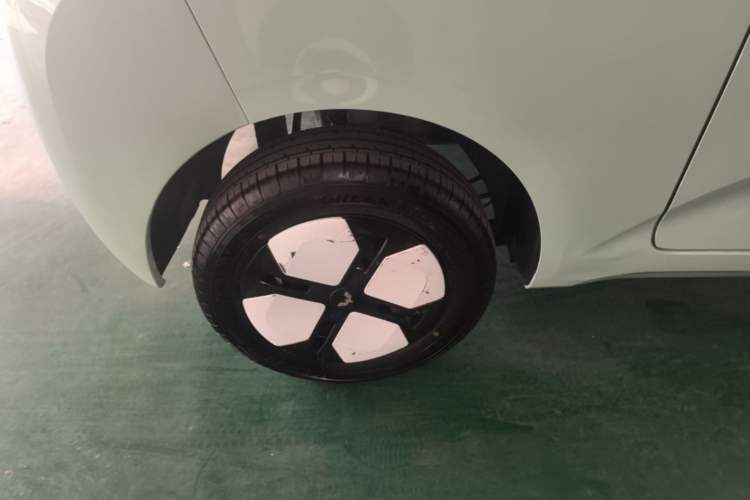 Used Wuling Hongguang MINIEV 2024 3rd Generation 215km Advanced Version Right Rear Wheel Hub