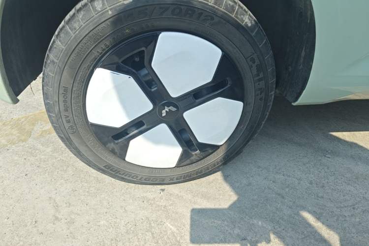 Used Wuling Hongguang MINIEV 2024 3rd Generation 215km Advanced Version Right Rear Wheel Hub