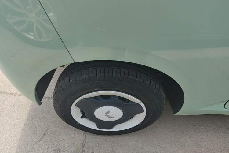 Used Wuling Hongguang MINIEV 2024 3rd Generation 215km Youth Edition Right Rear Wheel Hub