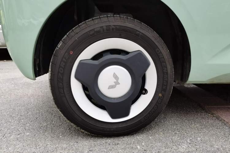 Used Wuling Hongguang MINIEV 2024 3rd Generation 170 km Right Rear Wheel Hub