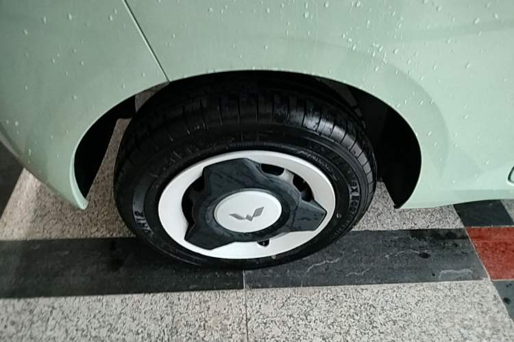 Used Wuling Hongguang MINIEV 2024 3rd Generation 170 km Right Rear Wheel Hub