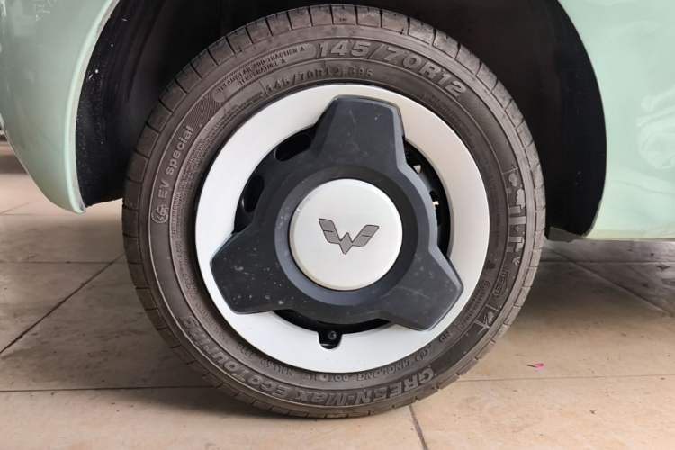 Used Wuling Hongguang MINIEV 2024 3rd Generation 215km Youth Edition Right Rear Wheel Hub