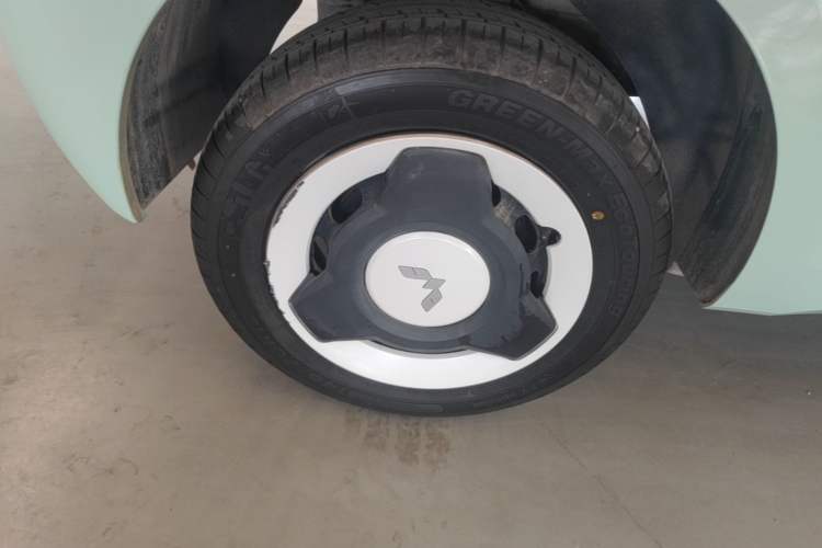 Used Wuling Hongguang MINIEV 2024 3rd Generation 215km Youth Edition Right Rear Wheel Hub