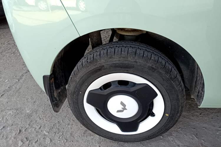 Used Wuling Hongguang MINIEV 2024 3rd Generation 215km Youth Edition Right Rear Wheel Hub