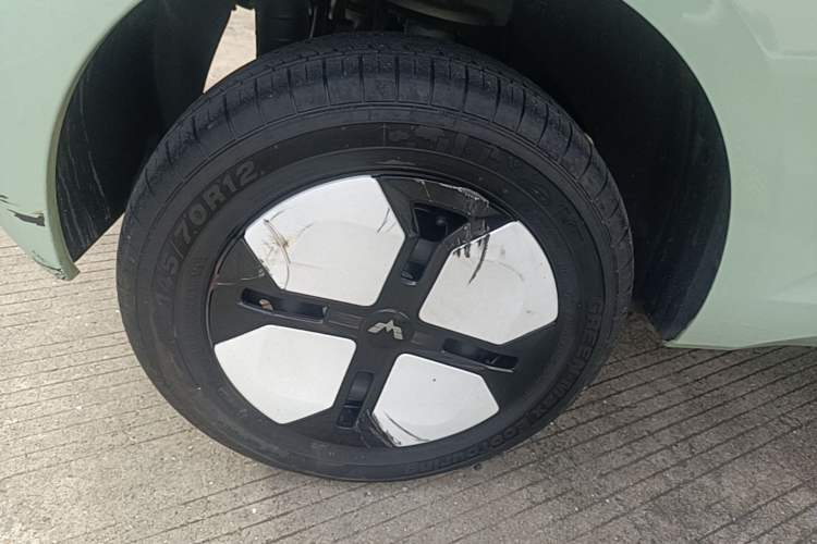 Used Wuling Hongguang MINIEV 2024 3rd Generation 215km Advanced Version Right Rear Wheel Hub
