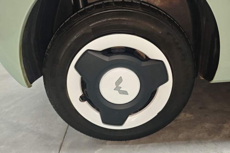 Used Wuling Hongguang MINIEV 2024 3rd Generation 170 km Right Rear Wheel Hub