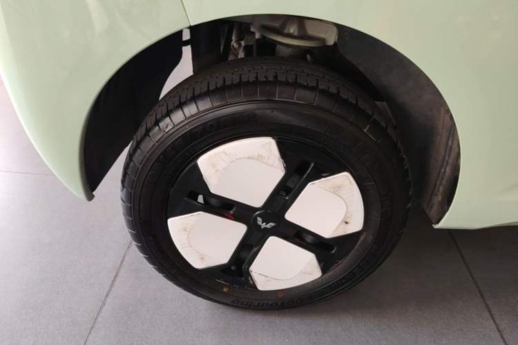 Used Wuling Hongguang MINIEV 2024 3rd Generation 215km Advanced Version Right Rear Wheel Hub