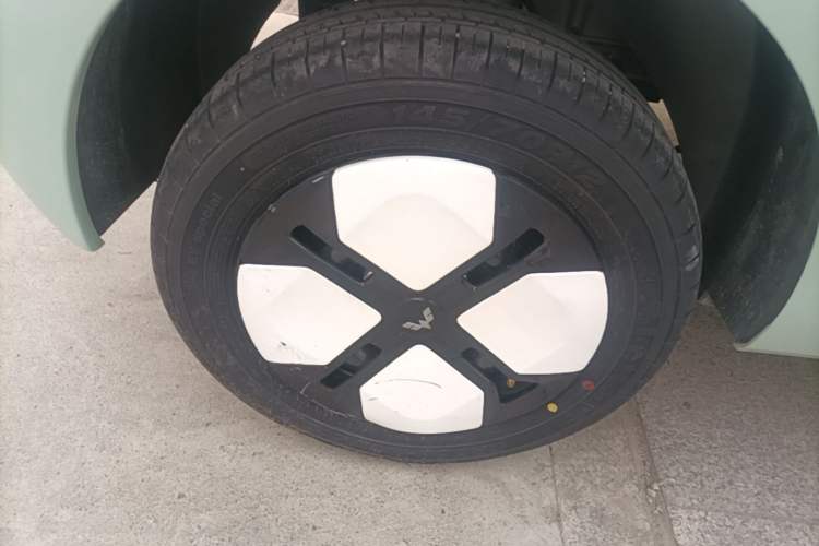 Used Wuling Hongguang MINIEV 2024 3rd Generation 215km Advanced Version Right Rear Wheel Hub