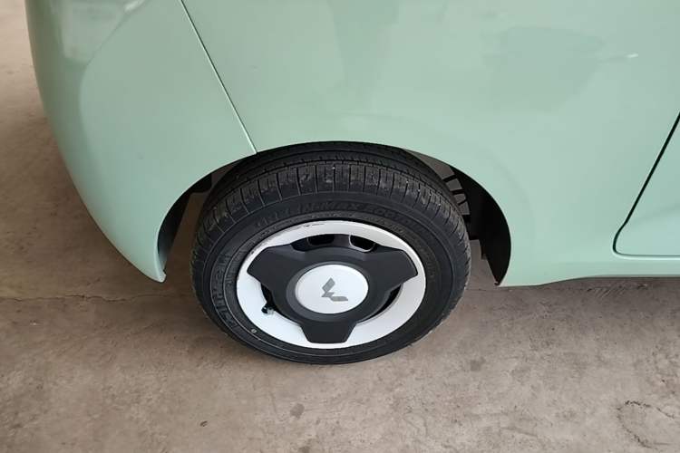 Used Wuling Hongguang MINIEV 2024 3rd Generation 170 km Right Rear Wheel Hub