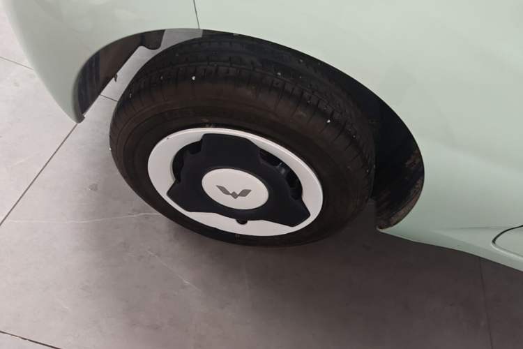 Used Wuling Hongguang MINIEV 2024 3rd Generation 215km Youth Edition Right Rear Wheel Hub