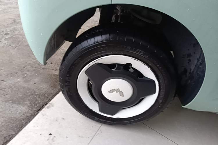 Used Wuling Hongguang MINIEV 2024 3rd Generation 215km Youth Edition Right Rear Wheel Hub