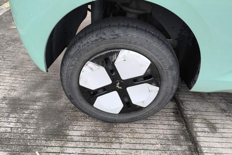 Used Wuling Hongguang MINIEV 2024 3rd Generation 215km Advanced Version Right Rear Wheel Hub