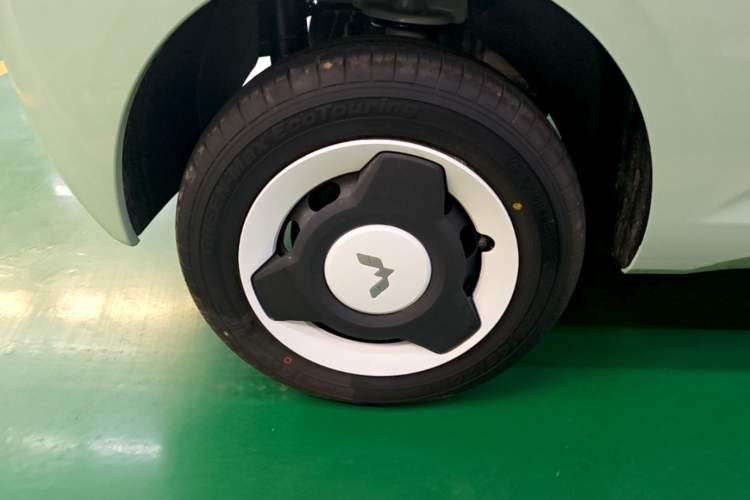 Used Wuling Hongguang MINIEV 2024 3rd Generation 215km Youth Edition Right Rear Wheel Hub