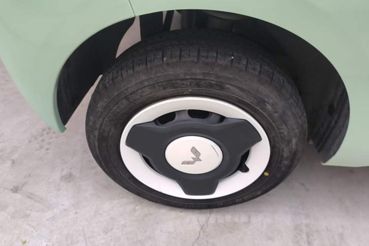 Used Wuling Hongguang MINIEV 2024 3rd Generation 215km Youth Edition Right Rear Wheel Hub