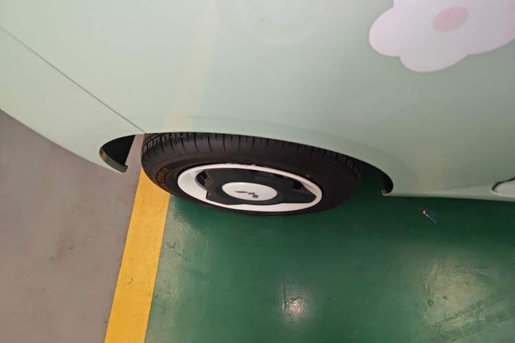 Used Wuling Hongguang MINIEV 2024 3rd Generation 215km Youth Edition Right Rear Wheel Hub