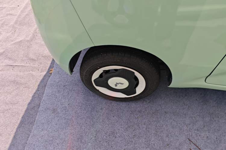 Used Wuling Hongguang MINIEV 2024 3rd Generation 215km Youth Edition Right Rear Wheel Hub