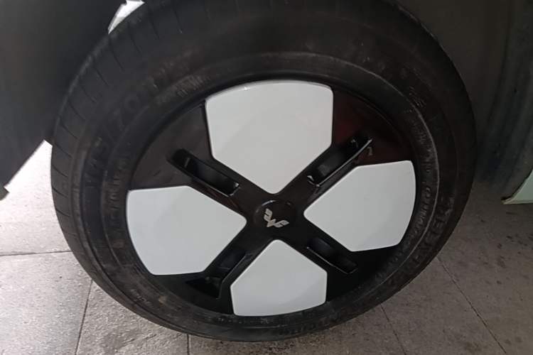 Used Wuling Hongguang MINIEV 2024 3rd Generation 170 km Right Rear Wheel Hub