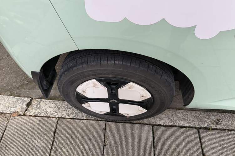 Used Wuling Hongguang MINIEV 2024 3rd Generation 215km Advanced Version Right Rear Wheel Hub