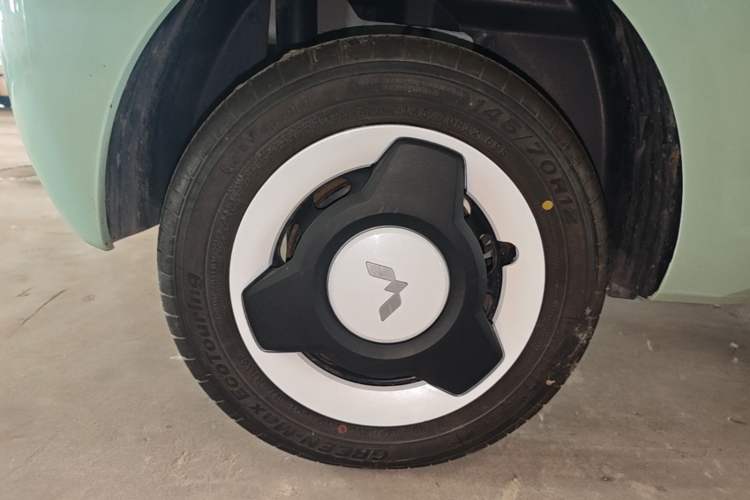 Used Wuling Hongguang MINIEV 2024 3rd Generation 215km Youth Edition Right Rear Wheel Hub