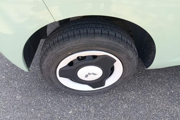Used Wuling Hongguang MINIEV 2024 3rd Generation 215km Youth Edition Right Rear Wheel Hub