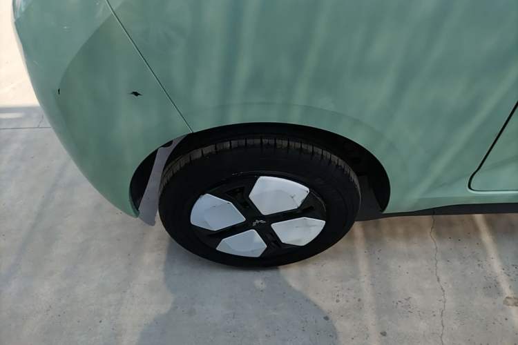 Used Wuling Hongguang MINIEV 2024 3rd Generation 215km Advanced Version Right Rear Wheel Hub