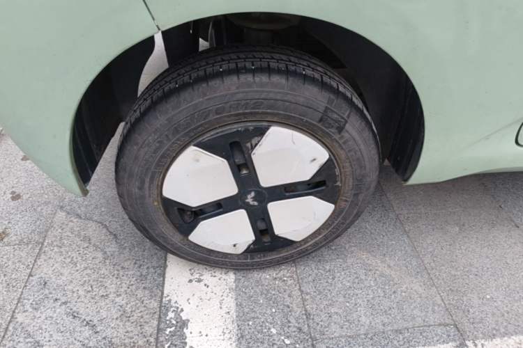 Used Wuling Hongguang MINIEV 2024 3rd Generation 215km Advanced Version Right Rear Wheel Hub