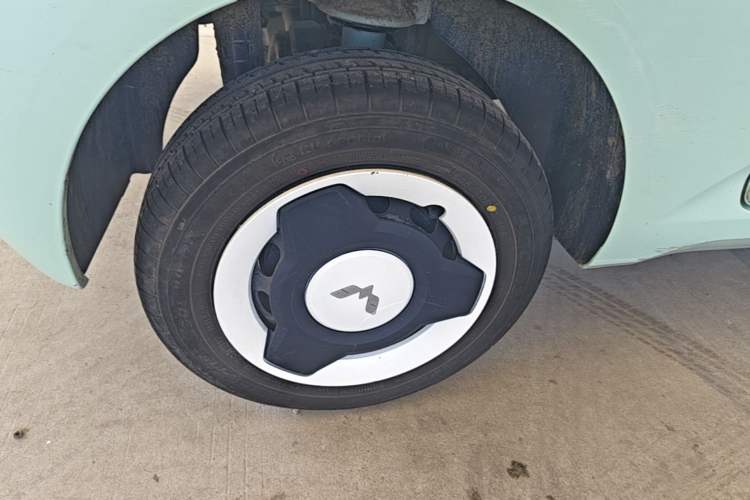 Used Wuling Hongguang MINIEV 2024 3rd Generation 215km Youth Edition Right Rear Wheel Hub
