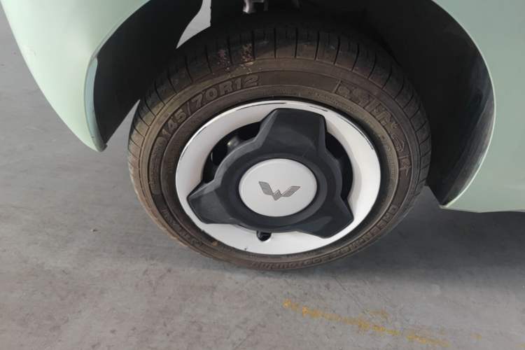 Used Wuling Hongguang MINIEV 2024 3rd Generation 215km Youth Edition Right Rear Wheel Hub