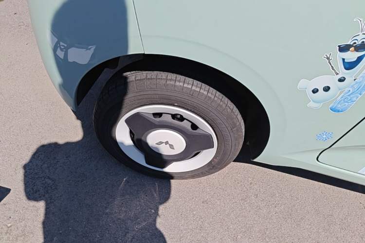 Used Wuling Hongguang MINIEV 2024 3rd Generation 215km Youth Edition Right Rear Wheel Hub