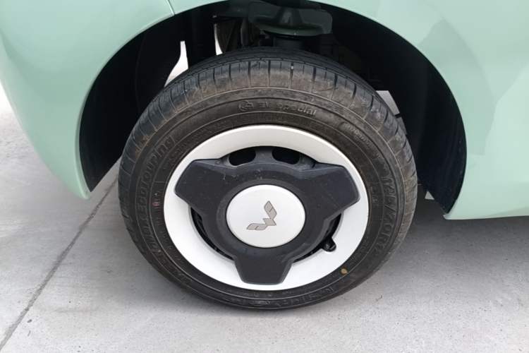 Used Wuling Hongguang MINIEV 2024 3rd Generation 215km Youth Edition Right Rear Wheel Hub