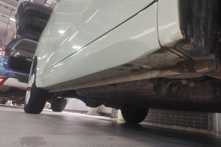 Used Wuling Hongguang MINIEV 2024 3rd Generation 215km Advanced Version Right Side Sill