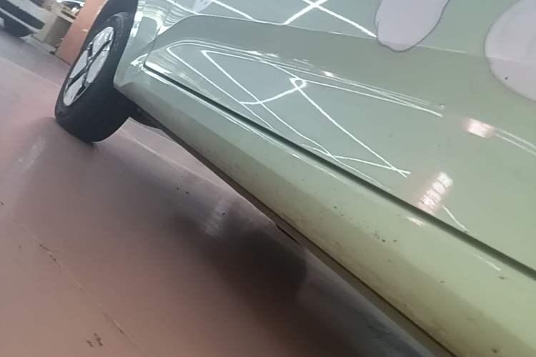 Used Wuling Hongguang MINIEV 2024 3rd Generation 215km Advanced Version Right Side Sill
