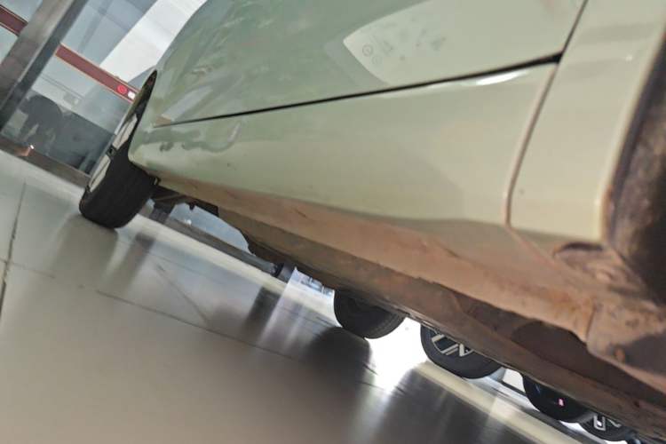 Used Wuling Hongguang MINIEV 2024 3rd Generation 215km Advanced Version Right Side Sill