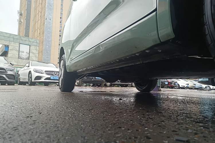 Used Wuling Hongguang MINIEV 2024 3rd Generation 215km Advanced Version Right Side Sill
