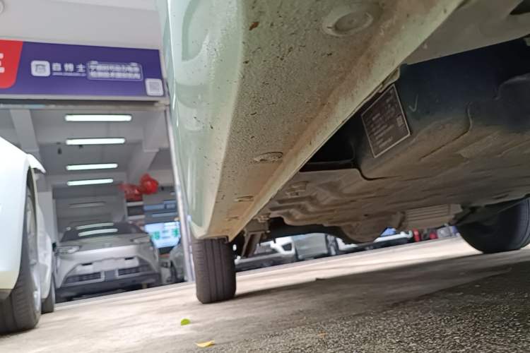Used Wuling Hongguang MINIEV 2024 3rd Generation 215km Advanced Version Right Side Sill
