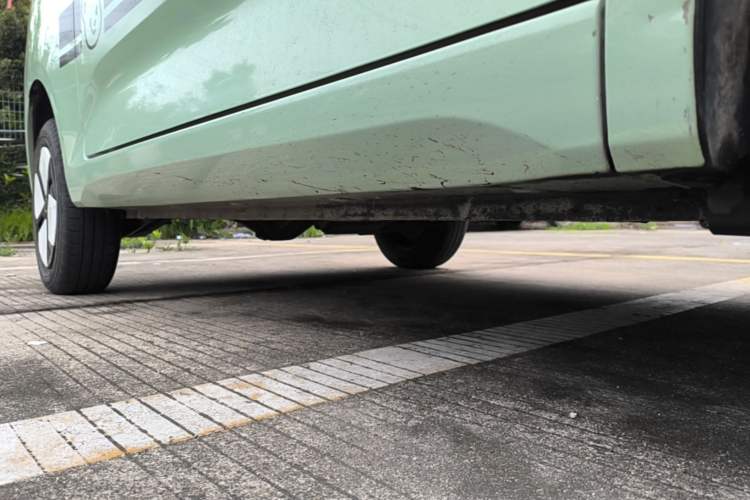 Used Wuling Hongguang MINIEV 2024 3rd Generation 215km Advanced Version Right Side Sill