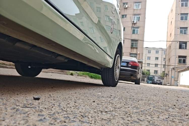 Used Wuling Hongguang MINIEV 2024 3rd Generation 215km Advanced Version Right Side Sill