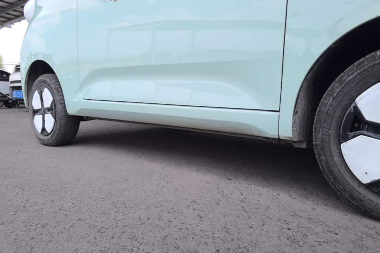 Used Wuling Hongguang MINIEV 2024 3rd Generation 215km Advanced Version Right Side Sill