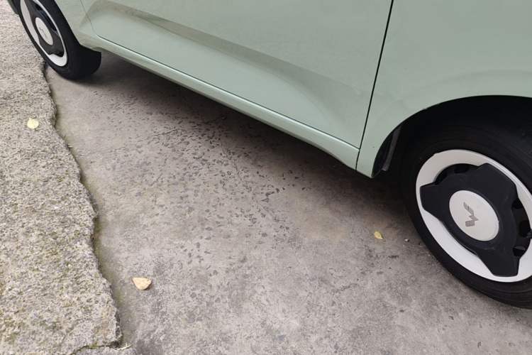 Used Wuling Hongguang MINIEV 2024 3rd Generation 215km Youth Edition Right Side Sill