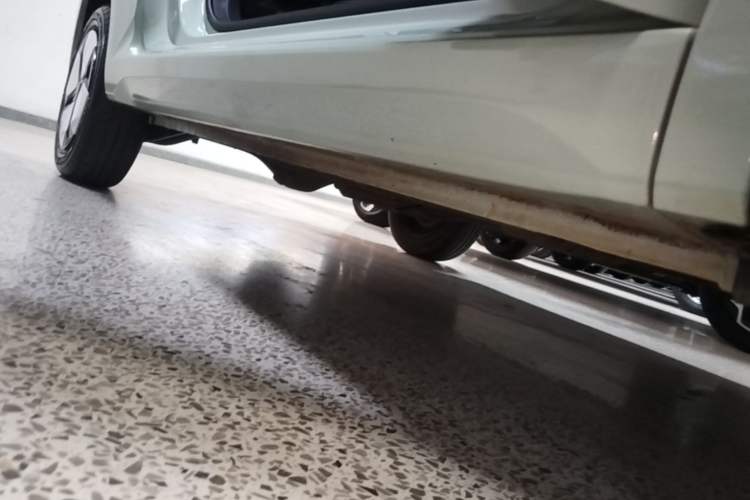 Used Wuling Hongguang MINIEV 2024 3rd Generation 215km Advanced Version Right Side Sill