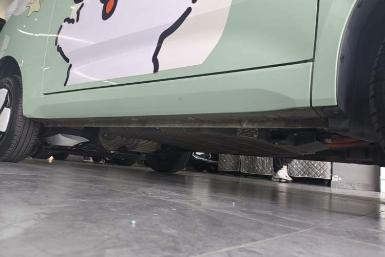 Used Wuling Hongguang MINIEV 2024 3rd Generation 215km Advanced Version Right Side Sill