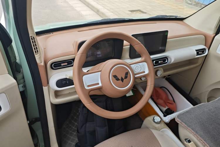 Used Wuling Hongguang MINIEV 2024 3rd Generation 170 km Steering Wheel