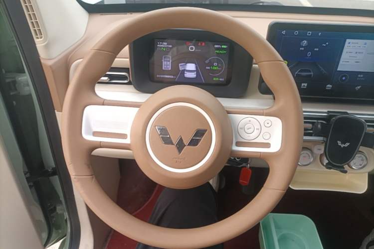 Used Wuling Hongguang MINIEV 2024 3rd Generation 215km Advanced Version Steering Wheel