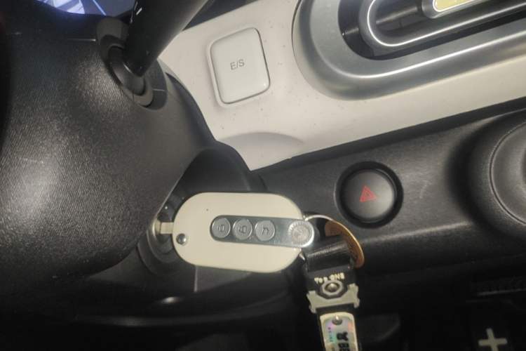 Used Wuling Hongguang MINIEV 2024 3rd Generation 215km Advanced Version Vehicle Key