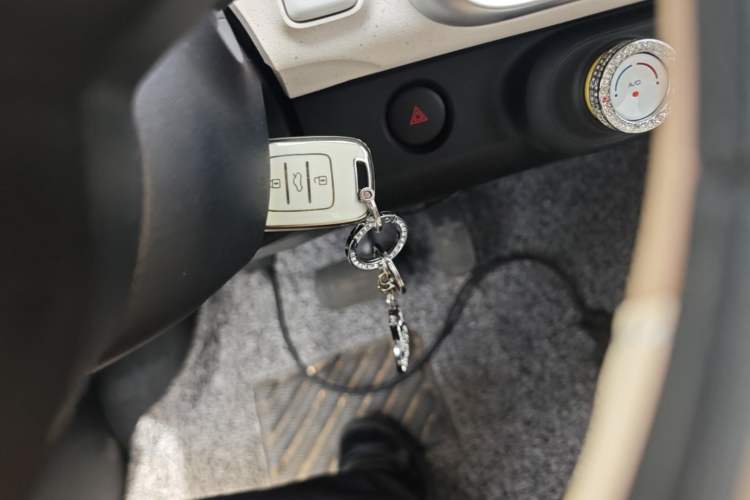 Used Wuling Hongguang MINIEV 2024 3rd Generation 215km Youth Edition Vehicle Key