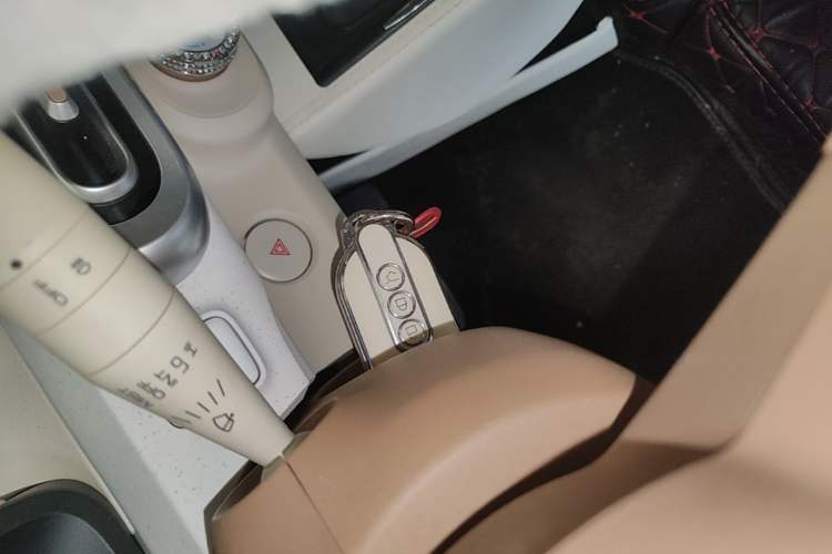 Used Wuling Hongguang MINIEV 2024 3rd Generation 215km Advanced Version Vehicle Key