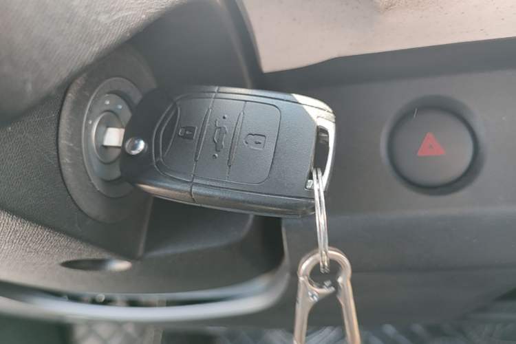 Used Wuling Hongguang MINIEV 2024 3rd Generation 215km Youth Edition Vehicle Key