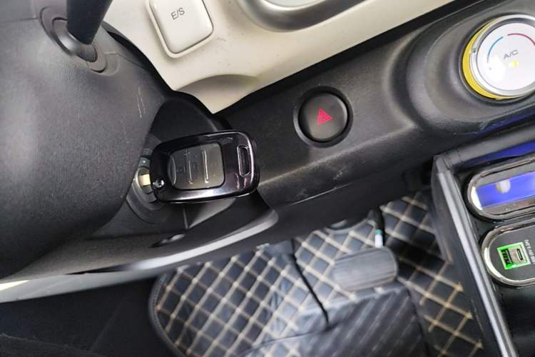 Used Wuling Hongguang MINIEV 2024 3rd Generation 215km Youth Edition Vehicle Key
