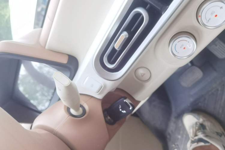 Used Wuling Hongguang MINIEV 2024 3rd Generation 215km Youth Edition Vehicle Key